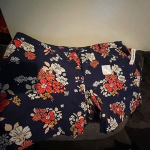 Get your groove back Floral Shorts